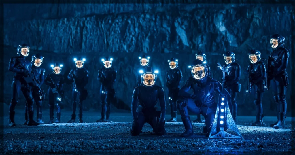 This is a banner for a review of Doctor Who Season 2 Episode 3, The Well.