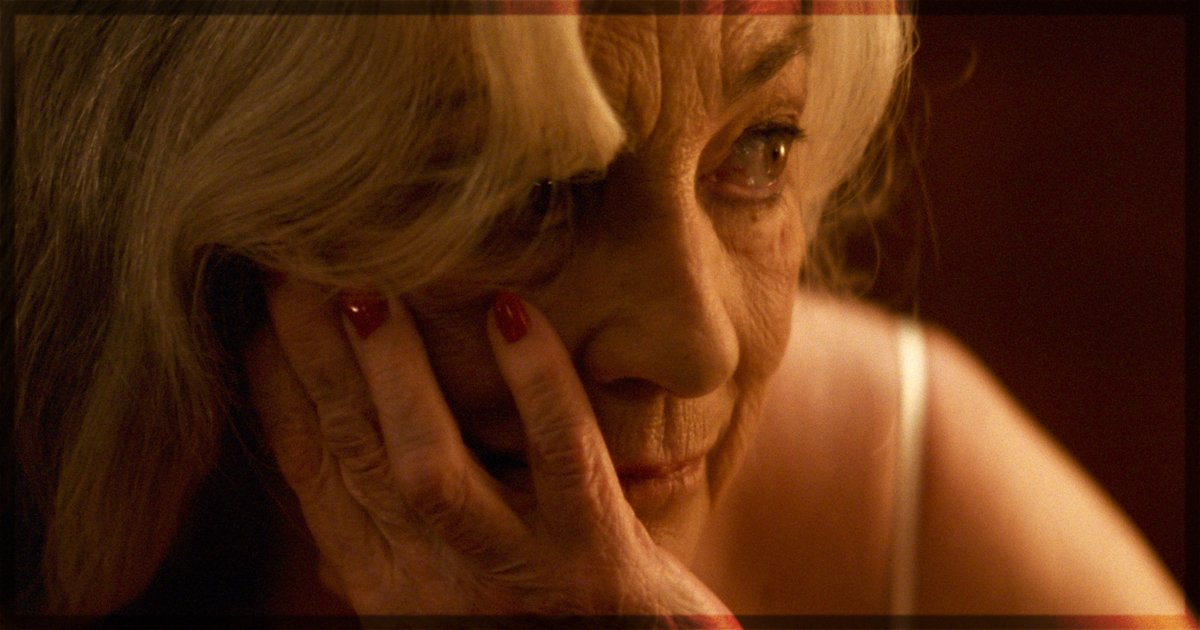 This is a banner for a review of the film Calle Malaga.